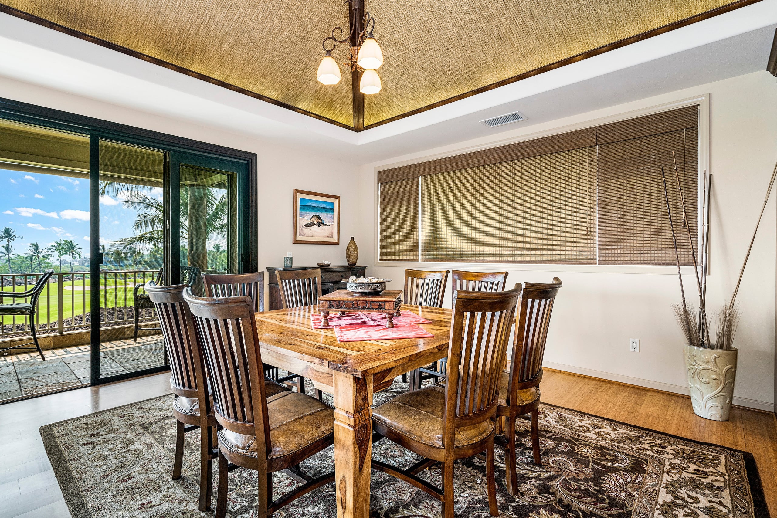 3-Bed w/ Private Pool Dec. - Image 8