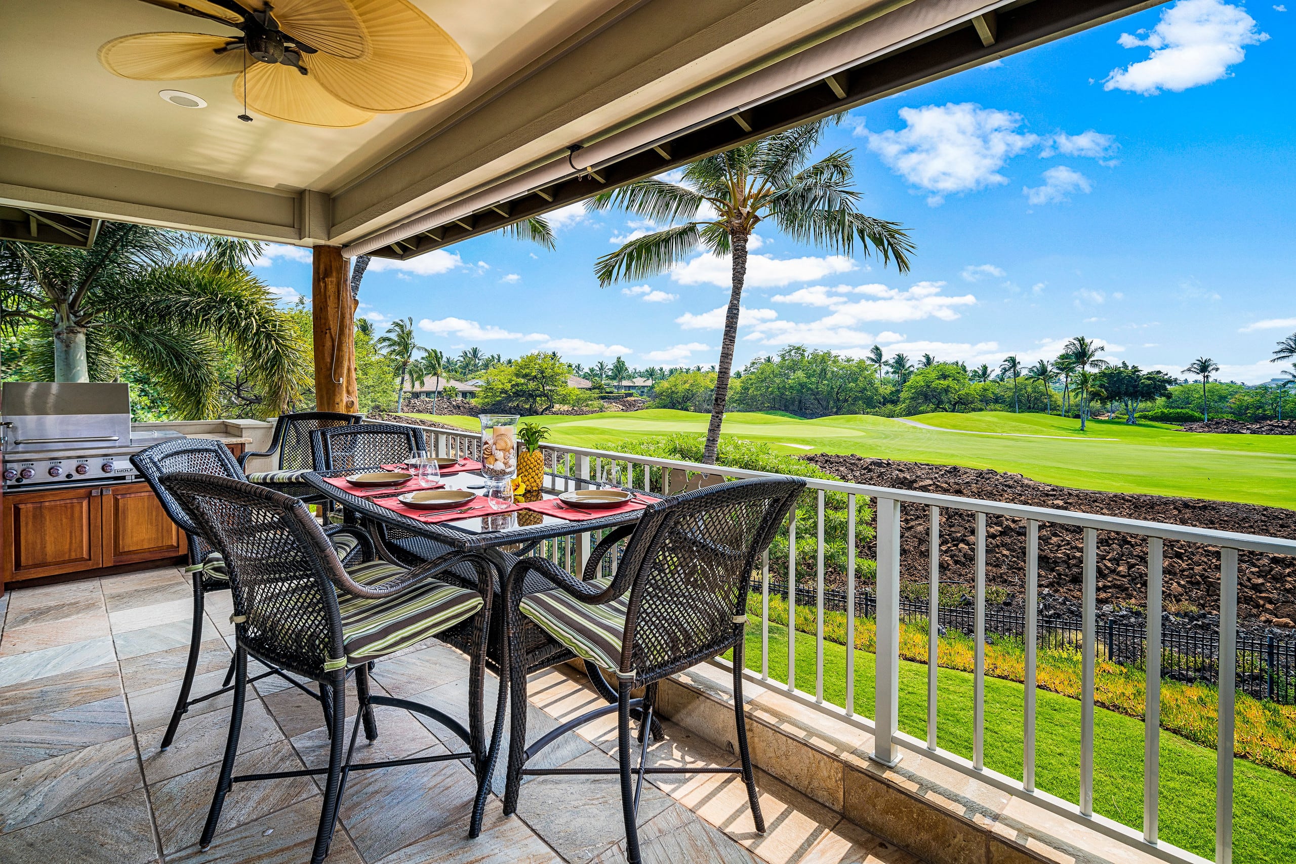 3-Bed w/ Private Pool Dec. - Image 10