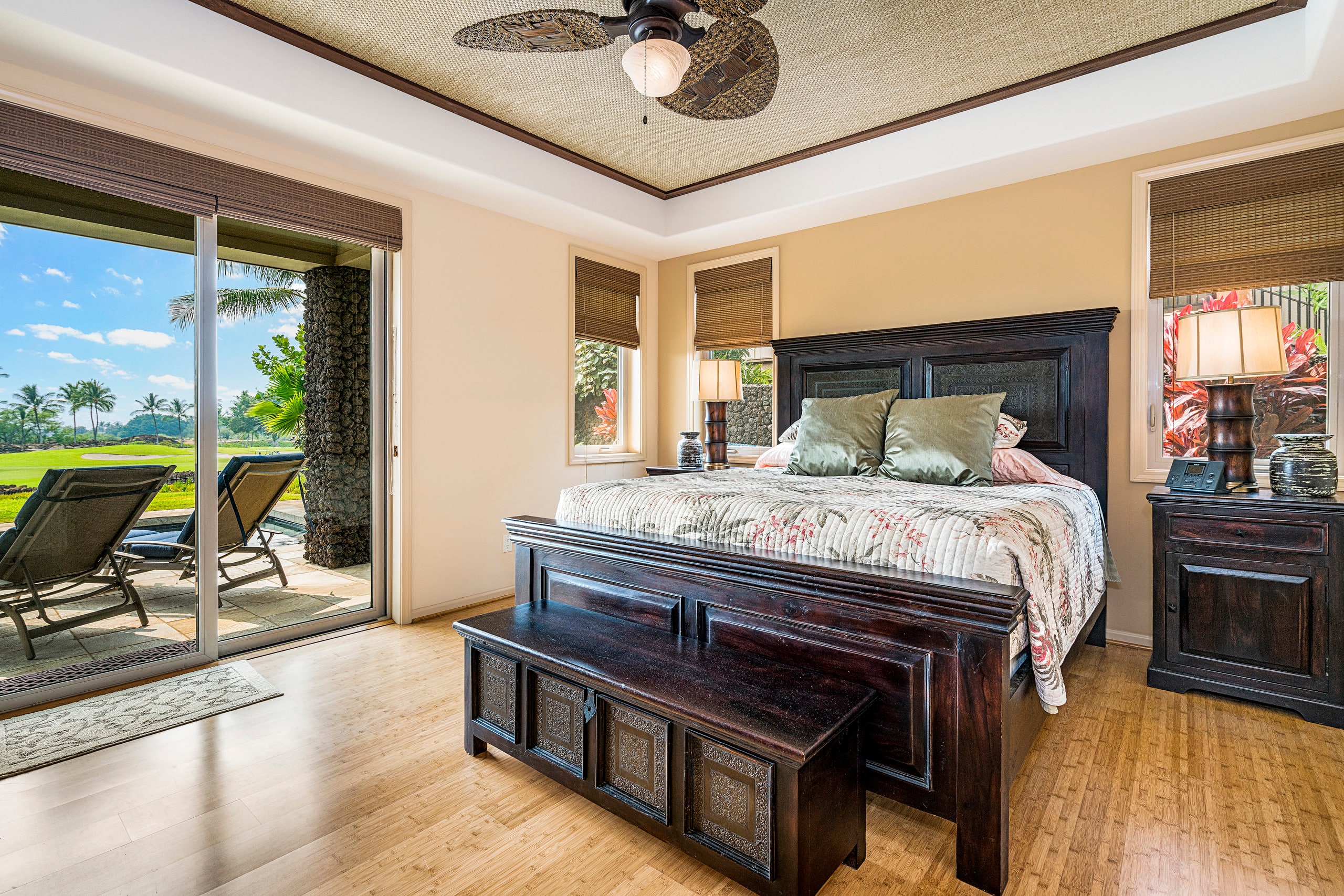 3-Bed w/ Private Pool Dec. - Image 22