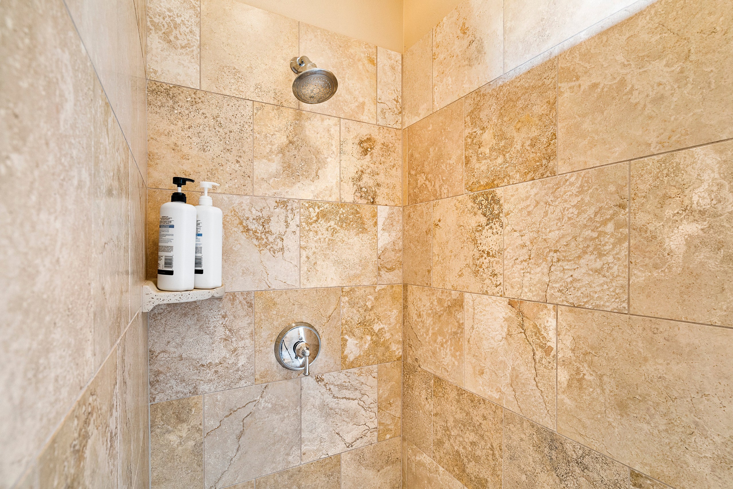 3-Bed w/ Private Pool Dec. - Image 18