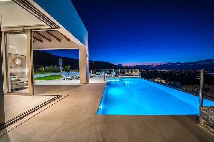 Villa Con Vista- Heated Pool 4 bdr sleeps 8 gallery image 3