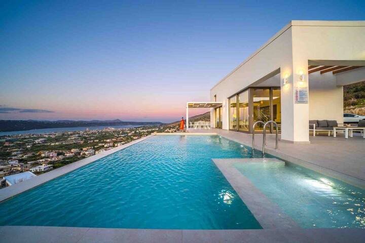 Villa Con Vista- Heated Pool 4 bdr sleeps 8 gallery image 2