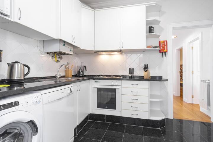 LvPremier Bica BI1 terrace, garden, views, BBQ gallery image 5