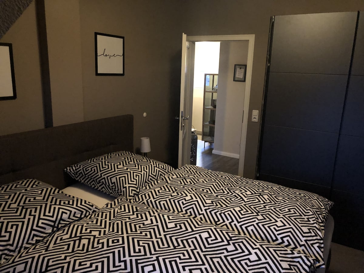 Спалня с двойно легло