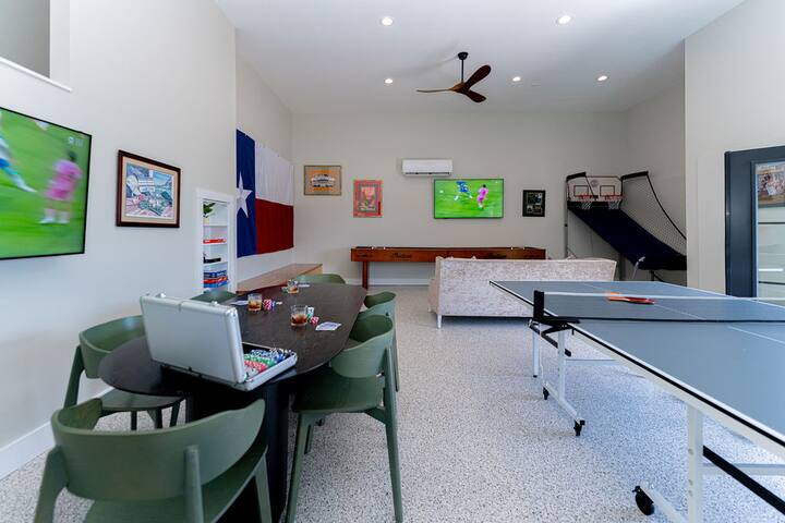 The Owners House | Luxury, Pool & Fun Near Austin gallery image 5