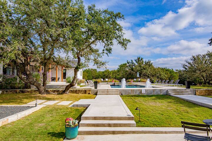 The Owners House | Luxury, Pool & Fun Near Austin gallery image 3