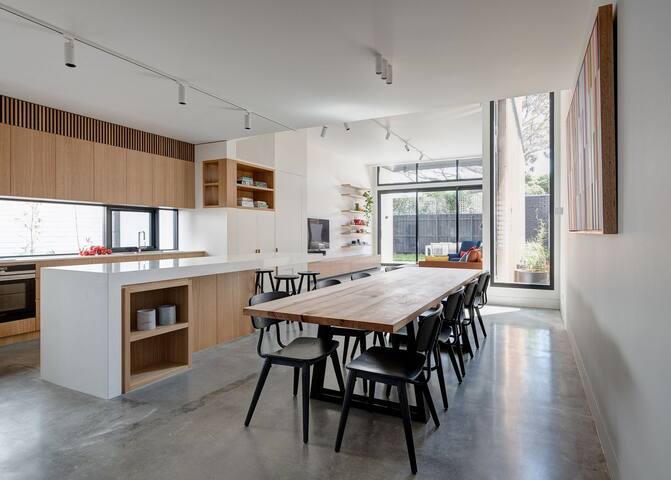 Woodfin House gallery image 3