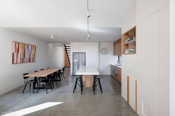 Woodfin House gallery image 5