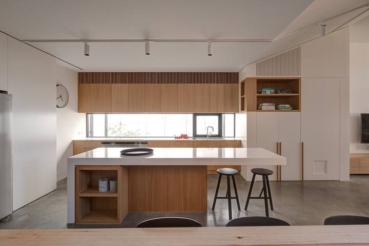 Woodfin House gallery image 4