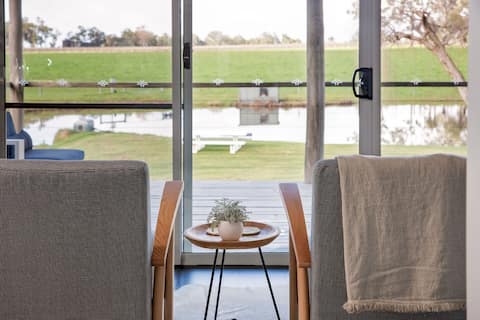 Top Airbnb: 8Paddocks Cottage, Cowaramup Margaret River Region in Shire Of Augusta Margaret River