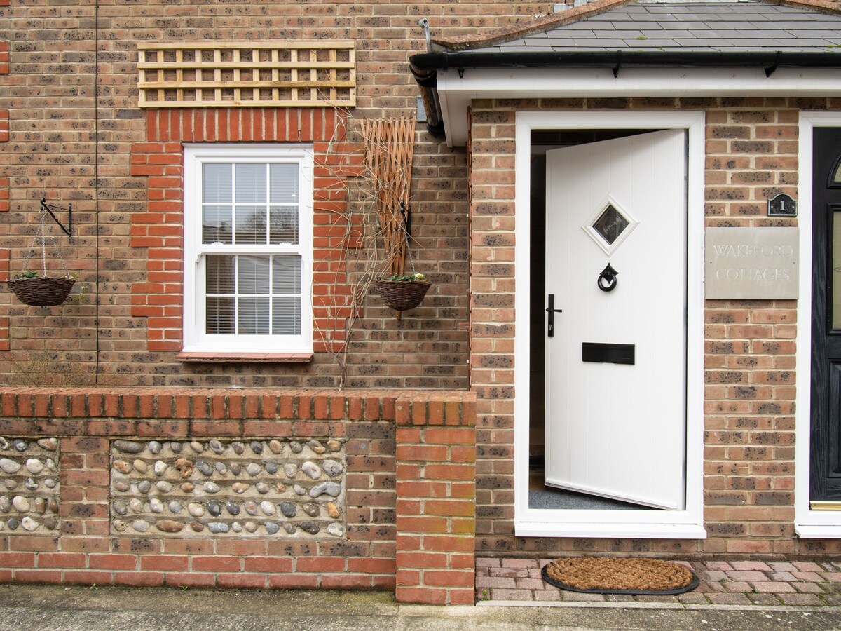 Wakeford Cottage Houses for Rent in Worthing, West Sussex, United