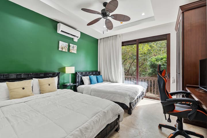 Spálňa č. 4 – 2 manželské postele s veľkosťou Queen a spoločnou kúpeľňou