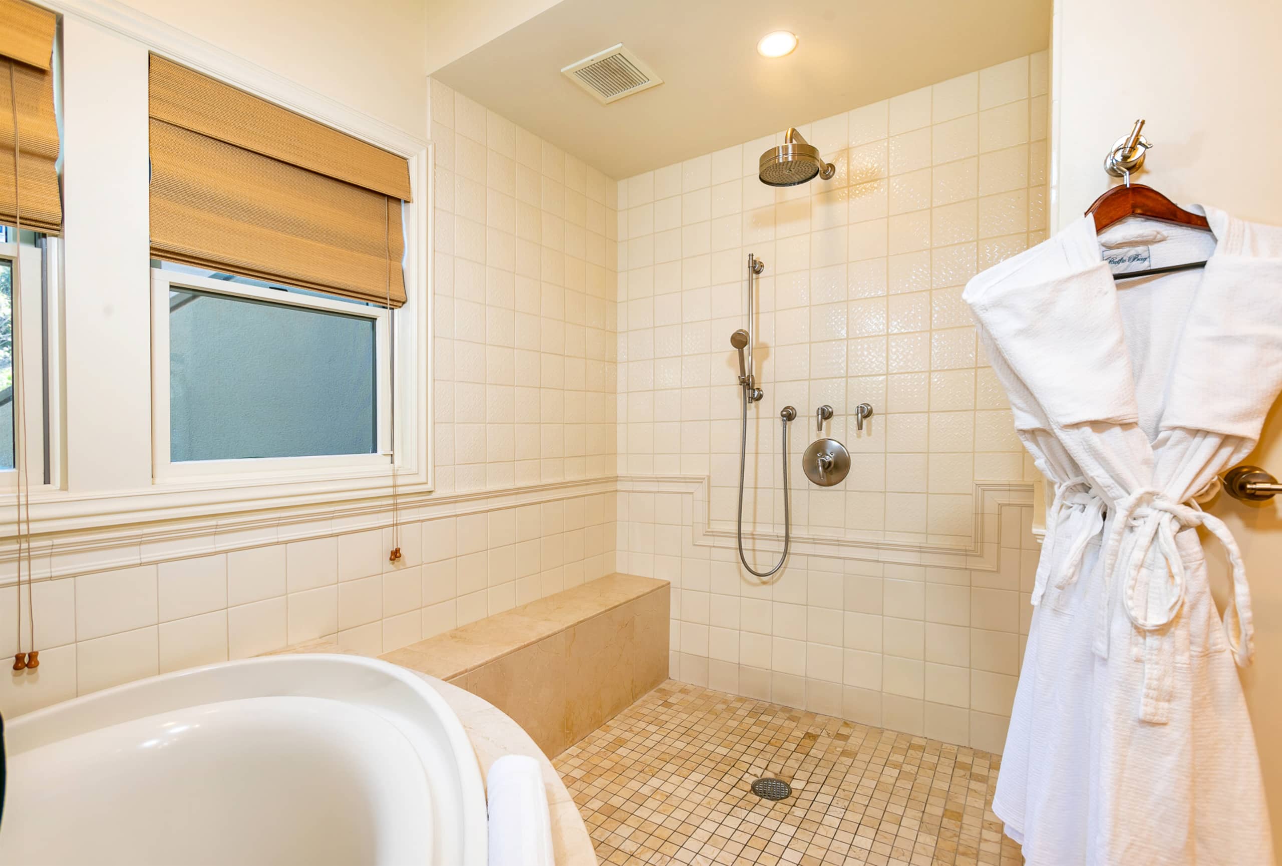 Villa in Kihei · ★4.88 · 3 bedrooms · 4 beds · 3.5 baths - Image 24