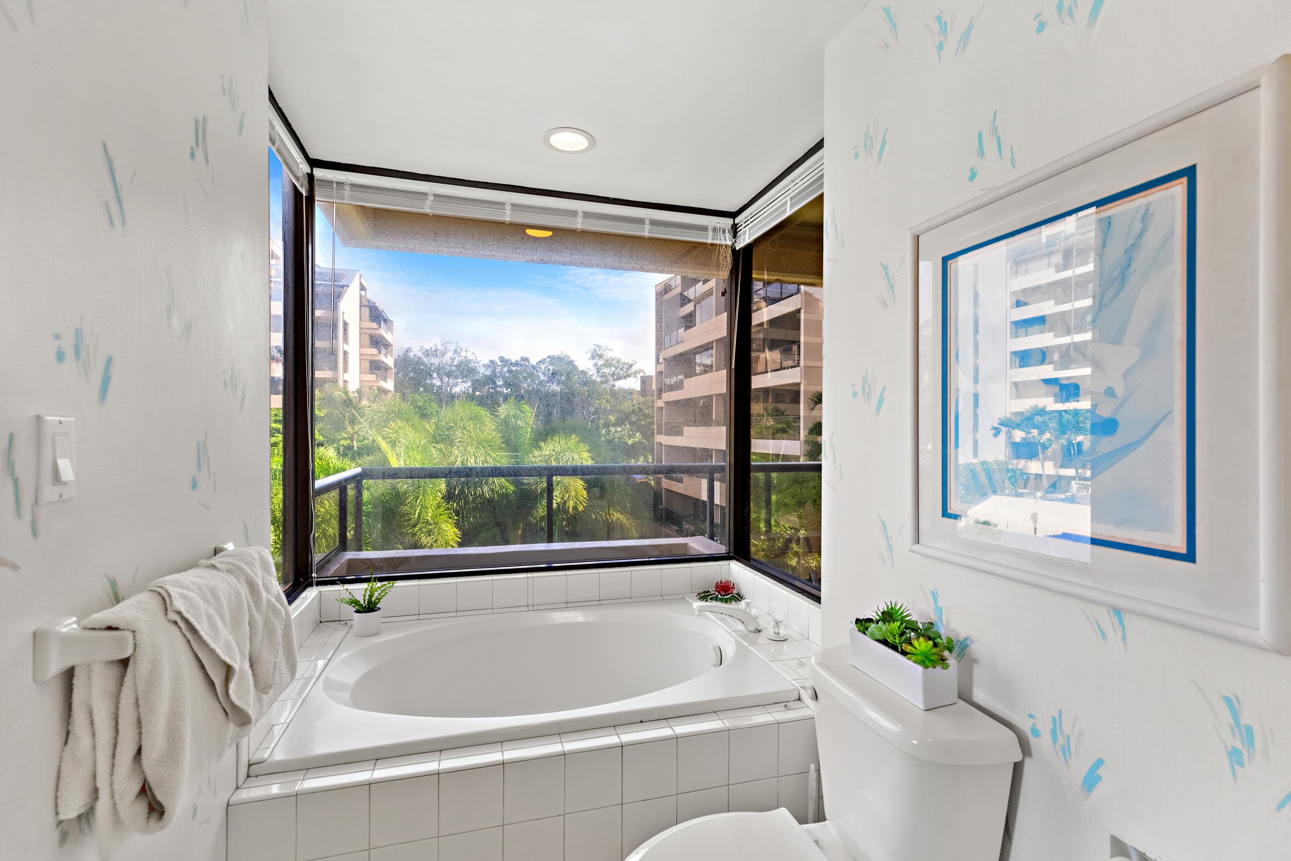 Condo in Lahaina · ★4.6 · 3 bedrooms · 5 beds · 2 baths - Image 18