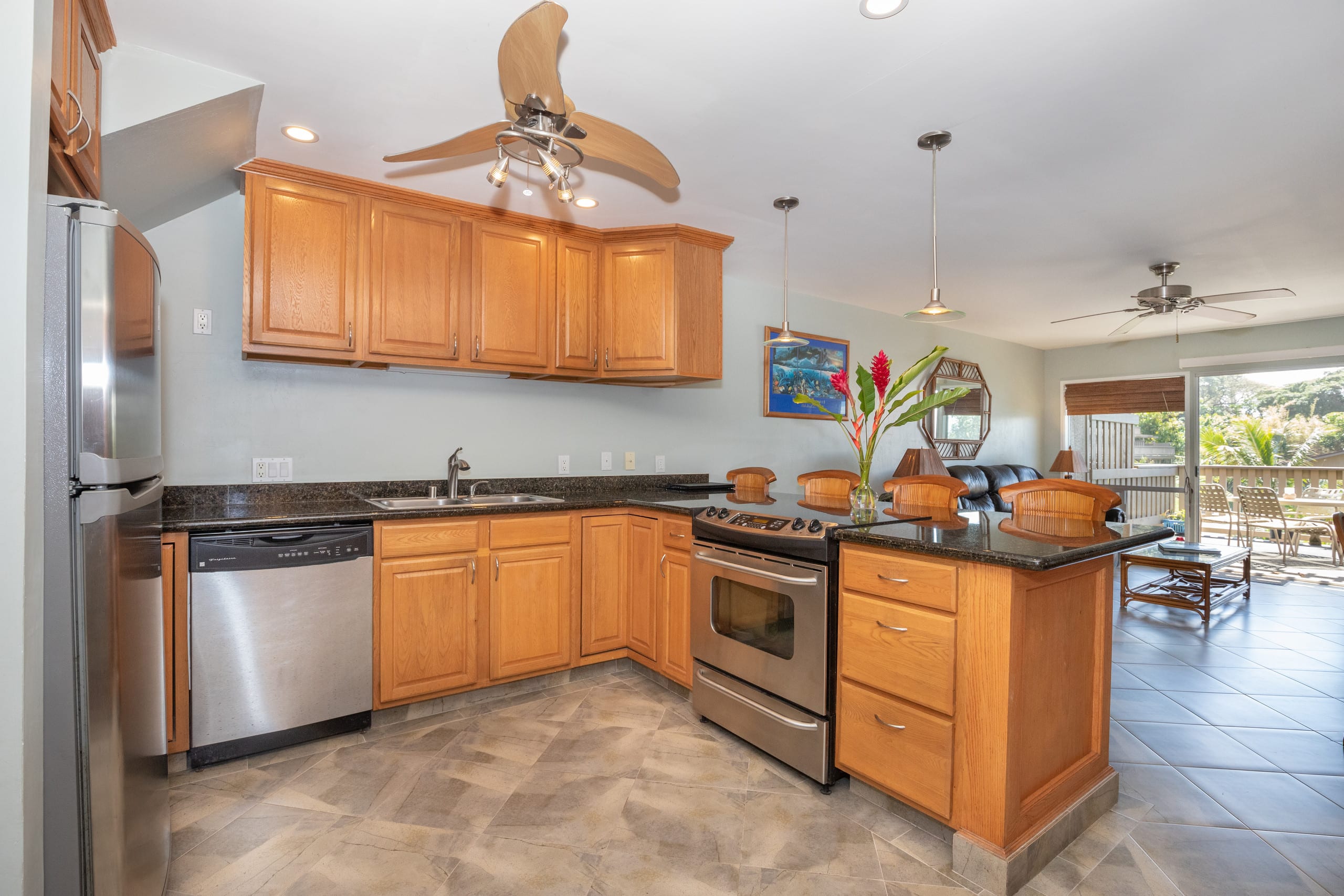 Condo in Lahaina · ★4.95 · 2 bedrooms · 3 beds · 2 baths - Image 2
