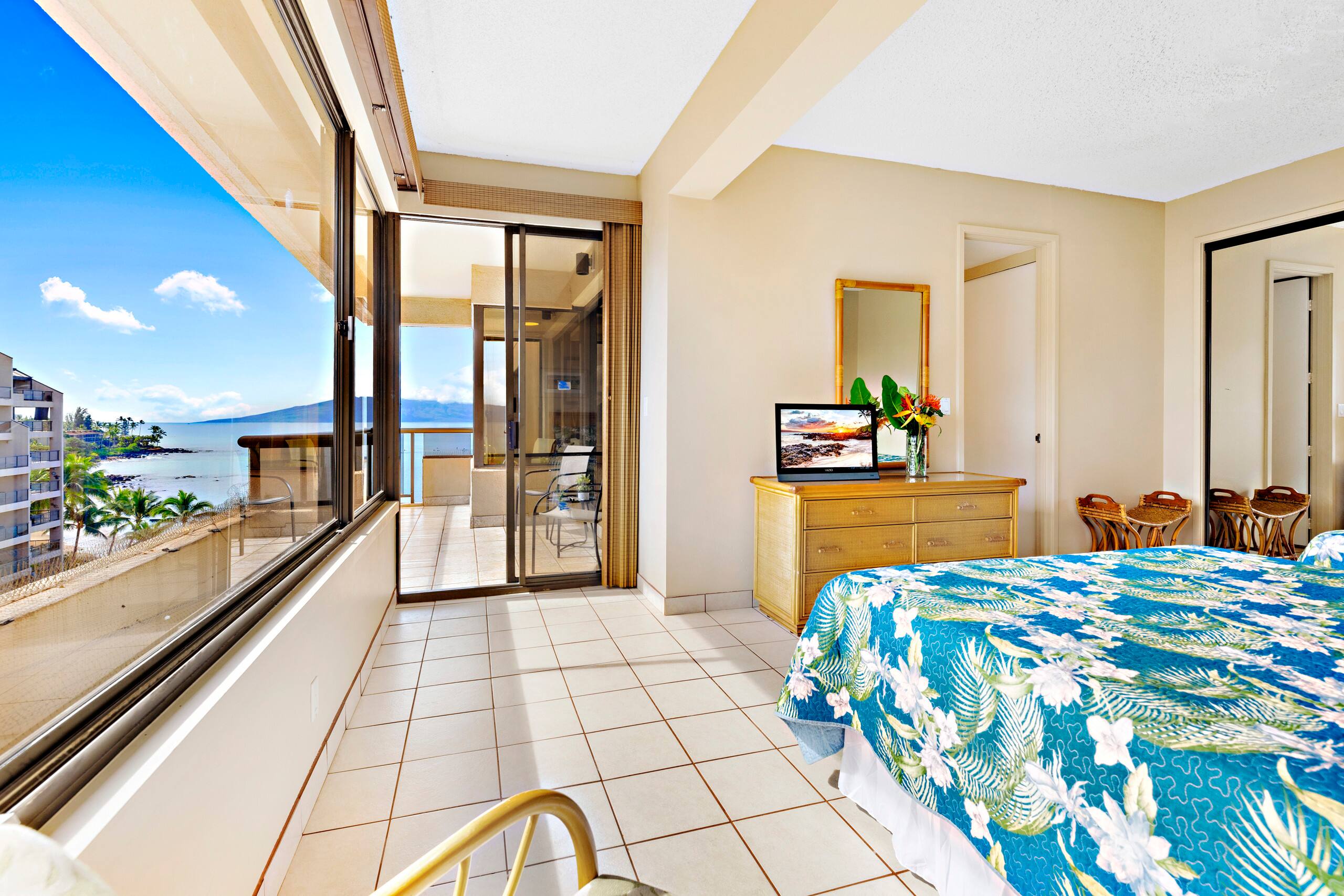 Condo in Lahaina · ★4.71 · 3 bedrooms · 5 beds · 2 private baths - Image 25