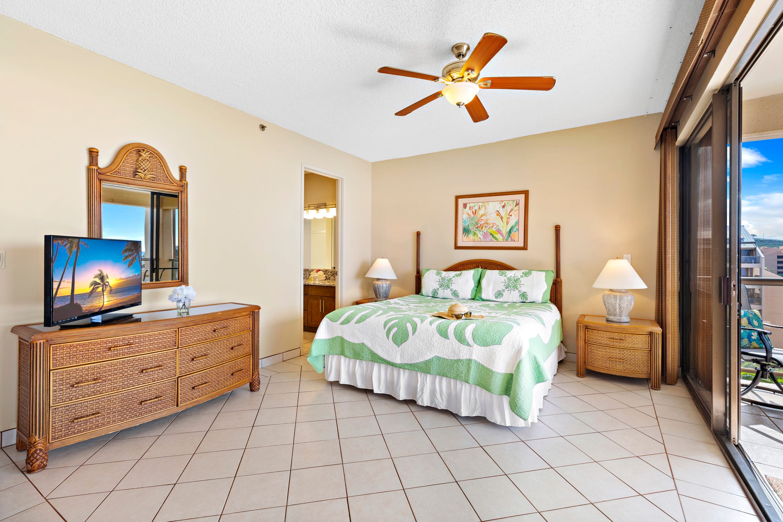 Condo in Lahaina · ★4.71 · 3 bedrooms · 5 beds · 2 private baths - Image 11