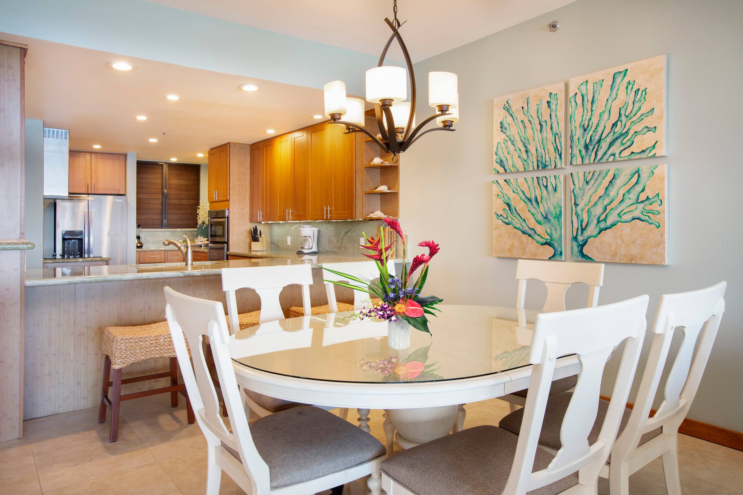 Condo in Lahaina · ★5.0 · 2 bedrooms · 4 beds · 2 baths - Image 5