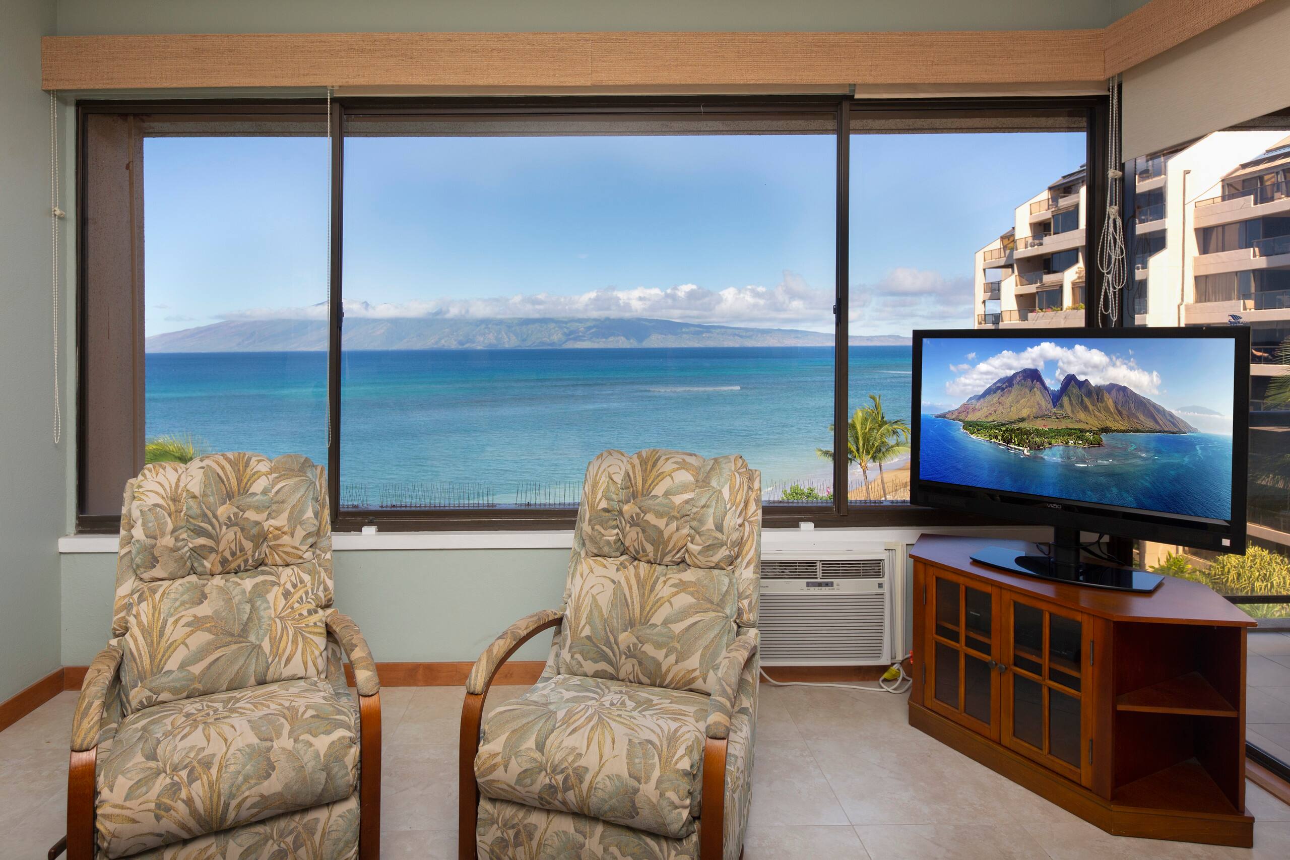 Condo in Lahaina · ★5.0 · 2 bedrooms · 4 beds · 2 baths - Image 2
