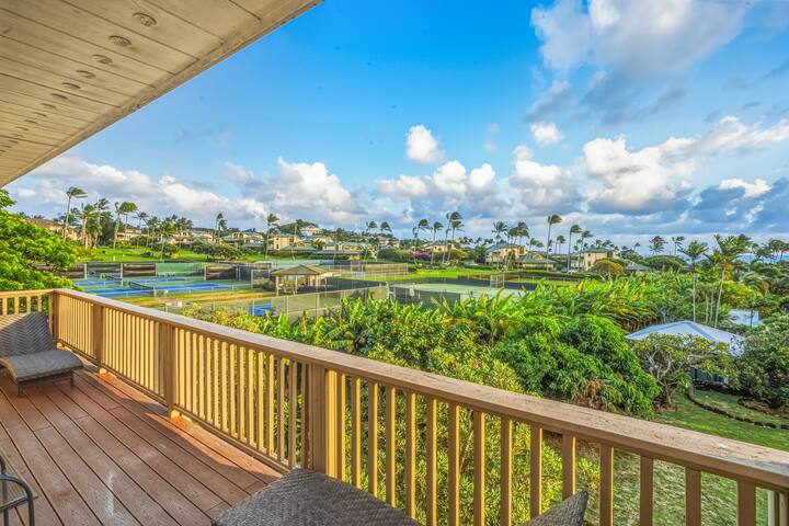Ocean View 5 Bedroom Sleep 12 walk to Poipu Beach!