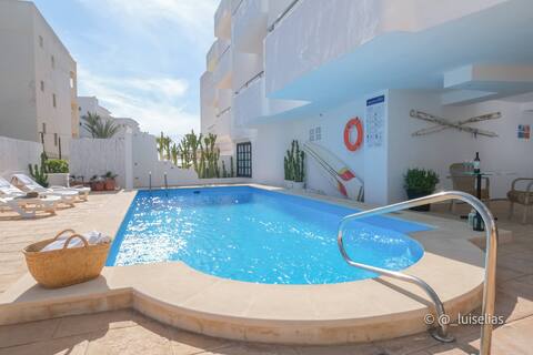 Apartment  with terrace and sea view