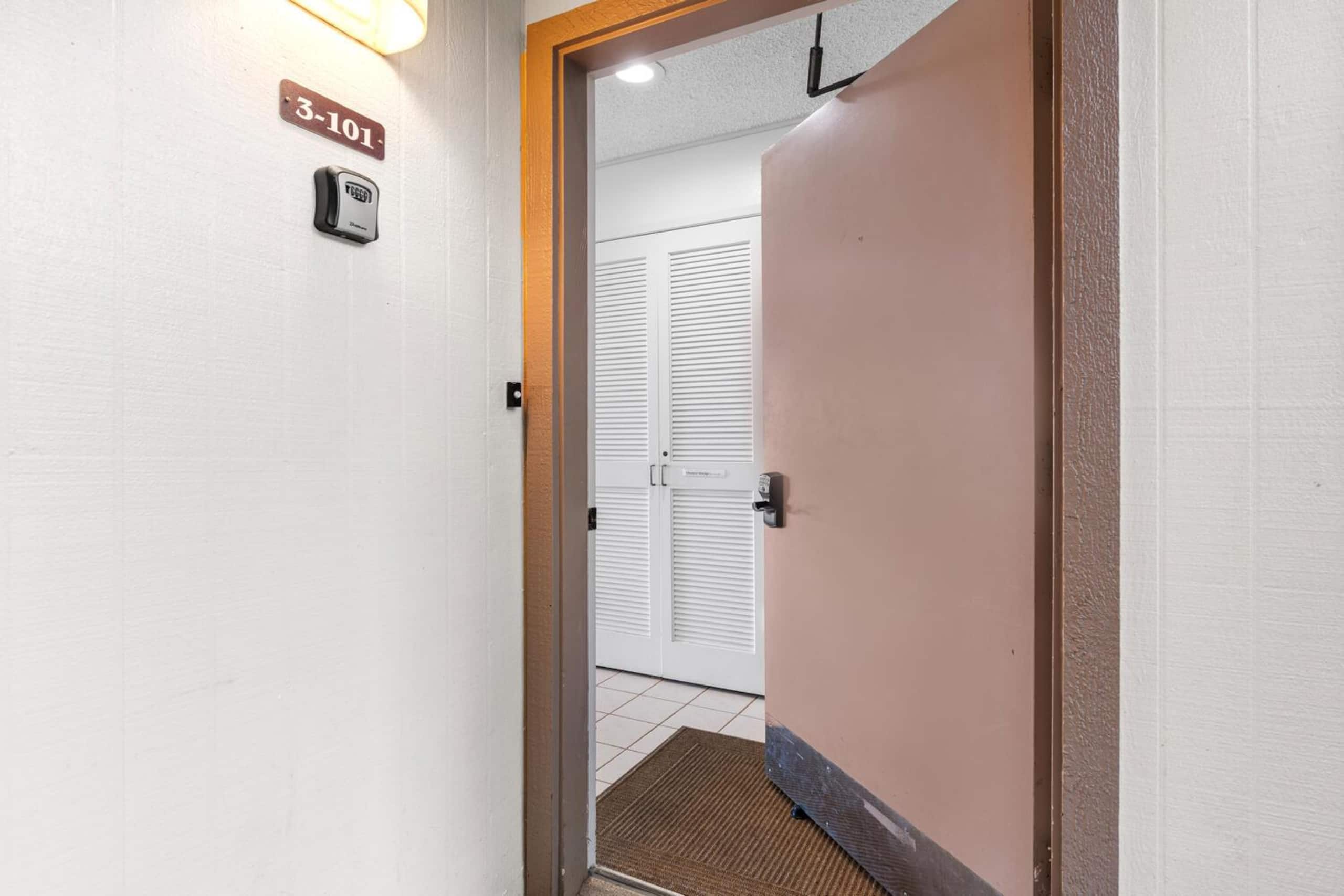 Condo in Kailua-Kona · ★4.63 · 2 bedrooms · 2 beds · 2 baths - Image 26