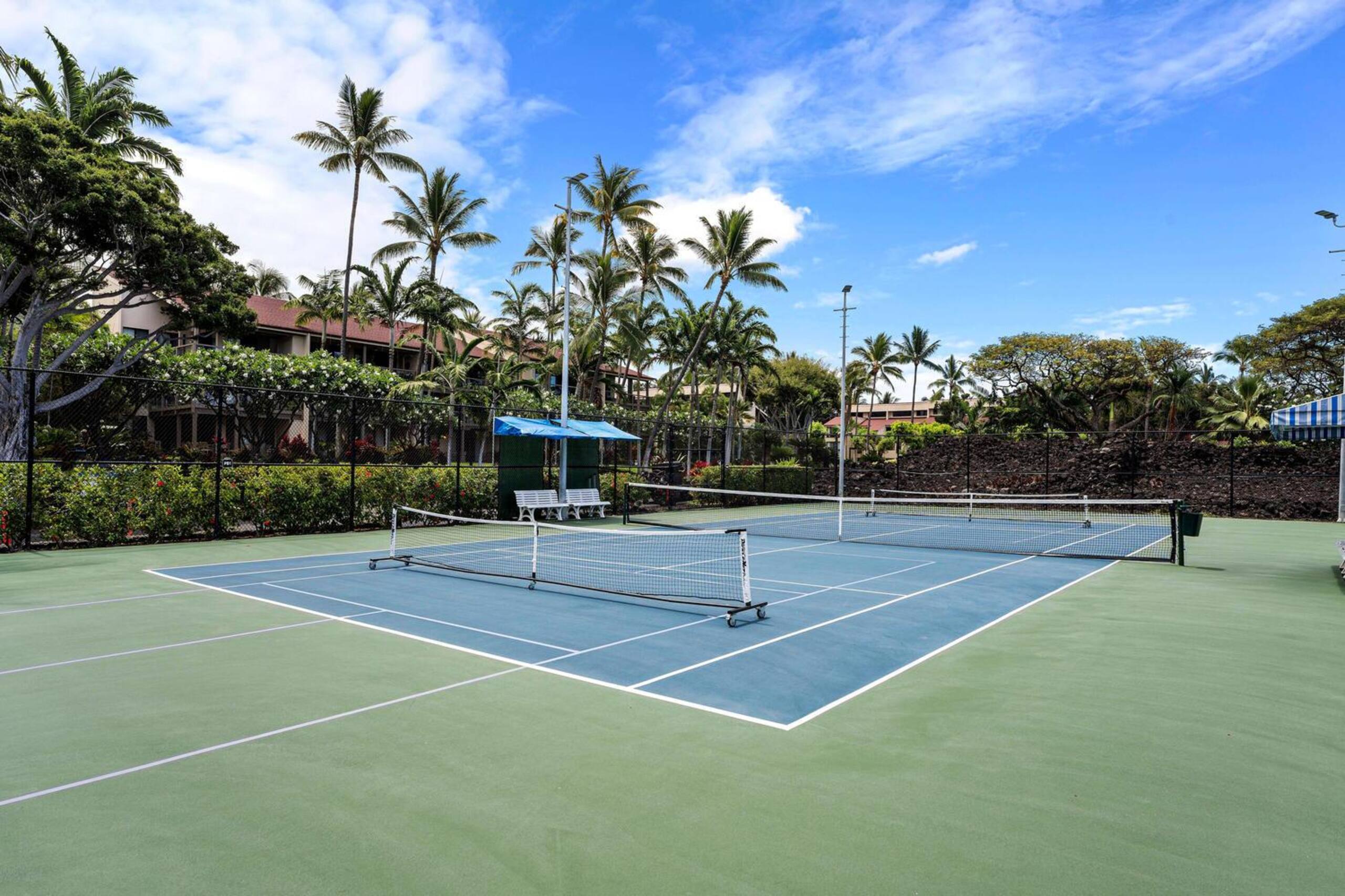 Condo in Kailua-Kona · ★4.63 · 2 bedrooms · 2 beds · 2 baths - Image 48