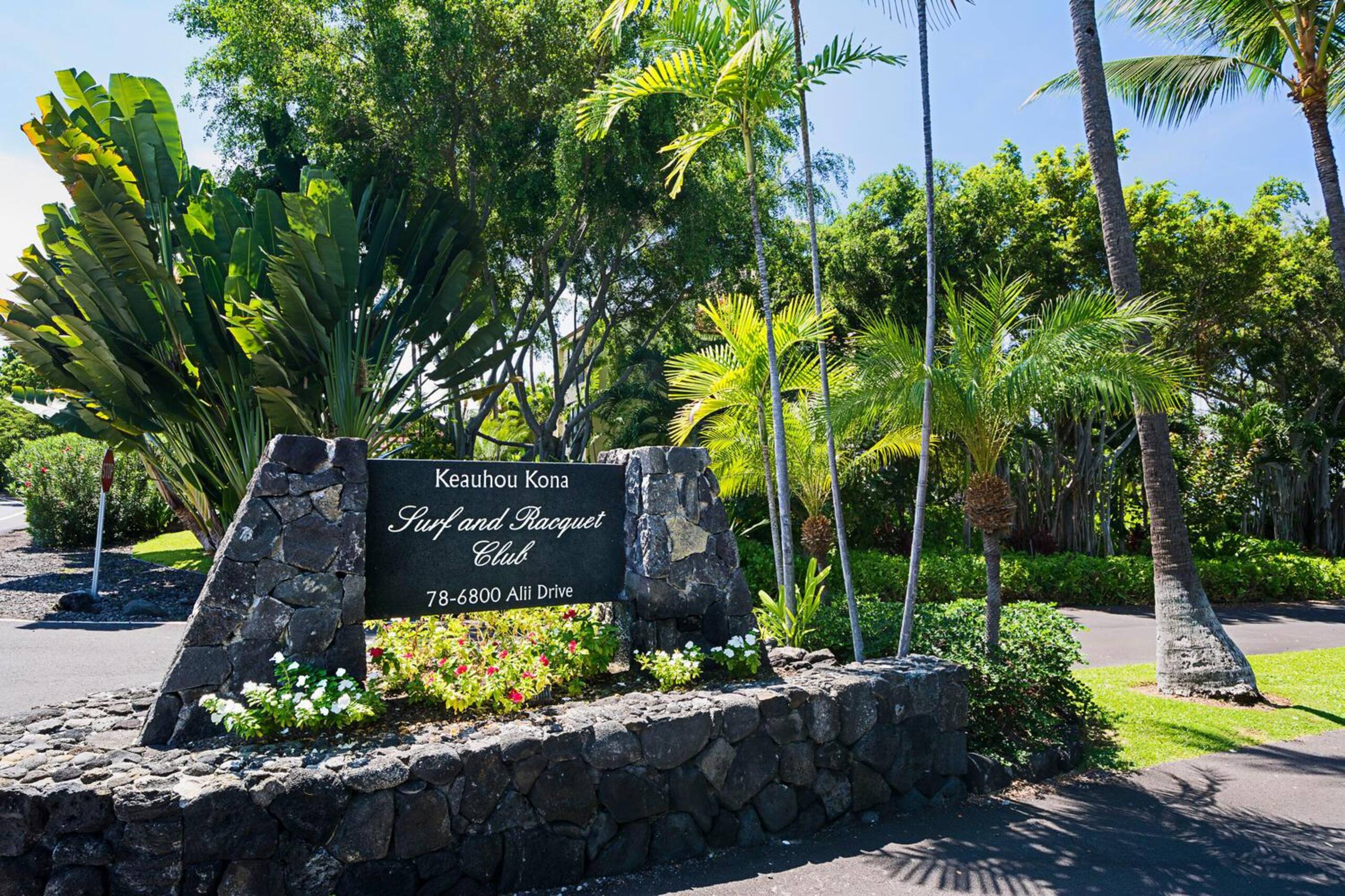 Condo in Kailua-Kona · ★4.63 · 2 bedrooms · 2 beds · 2 baths - Image 49
