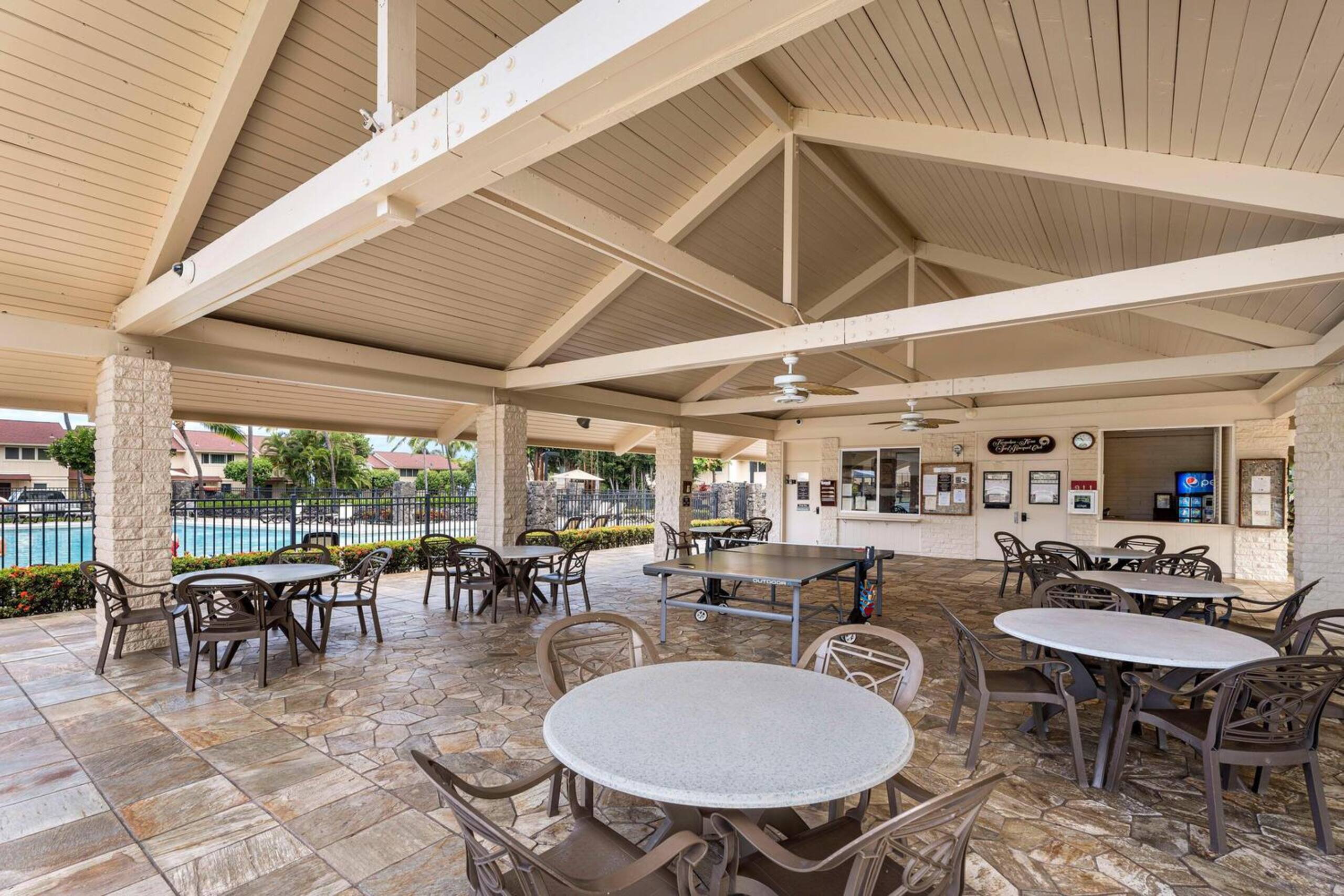 Condo in Kailua-Kona · ★4.63 · 2 bedrooms · 2 beds · 2 baths - Image 40