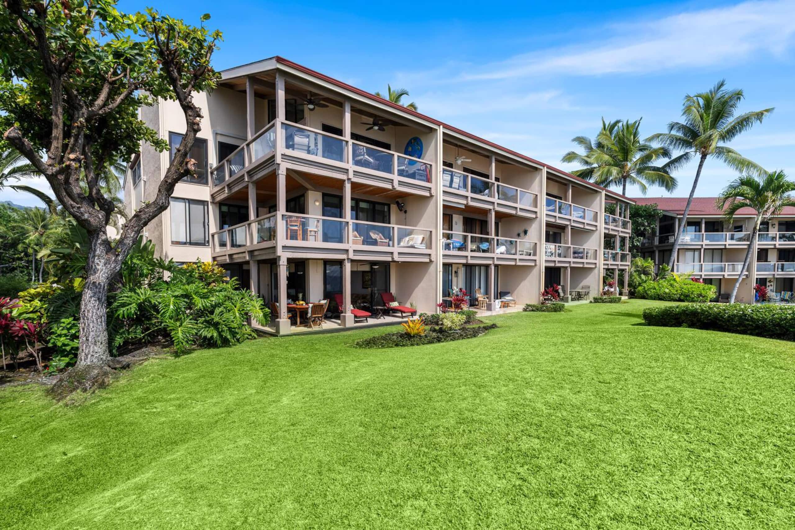 Condo in Kailua-Kona · ★4.63 · 2 bedrooms · 2 beds · 2 baths - Image 25