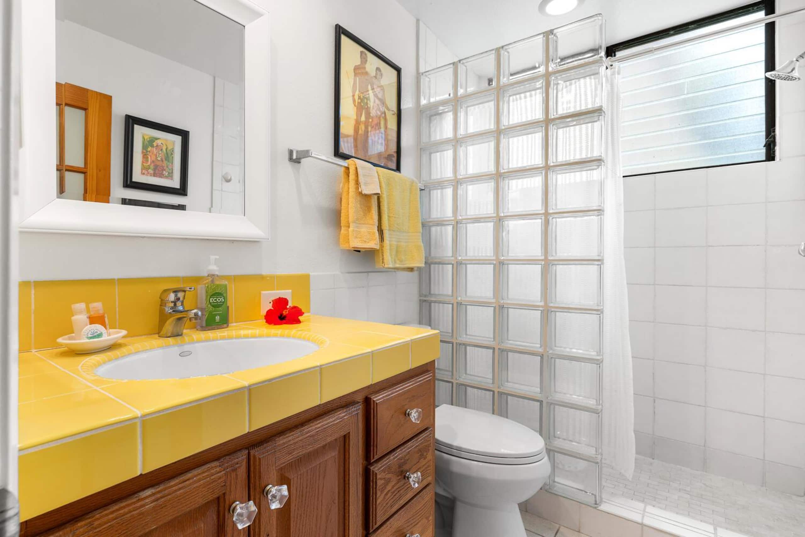 Condo in Kailua-Kona · ★4.63 · 2 bedrooms · 2 beds · 2 baths - Image 21