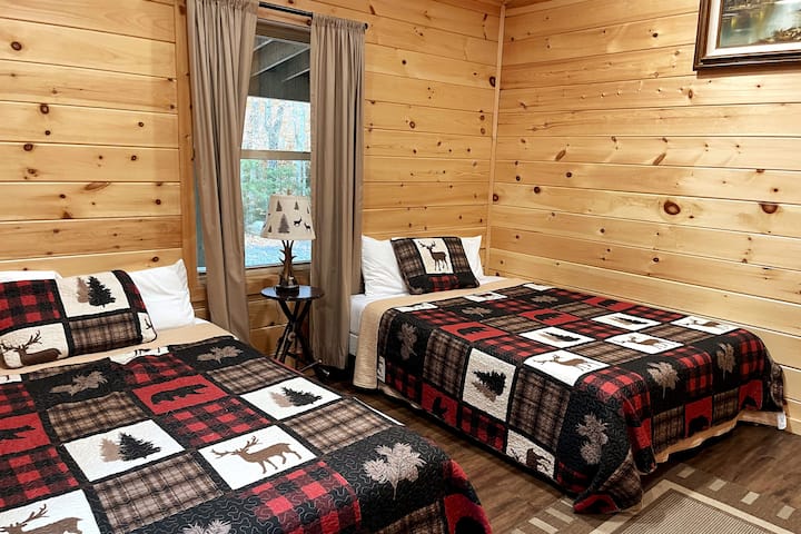 两张标准双人床