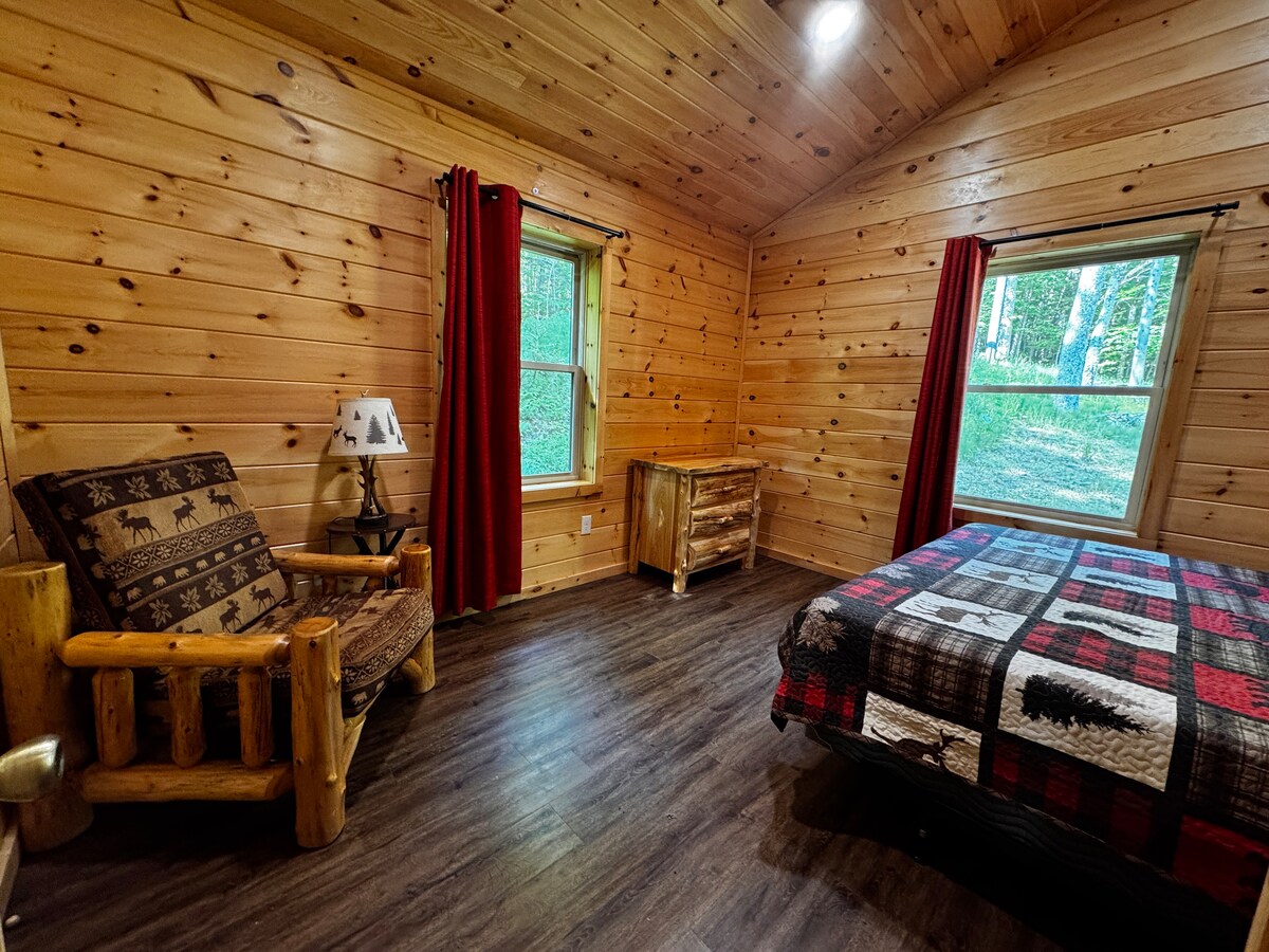 特大双人床卧室