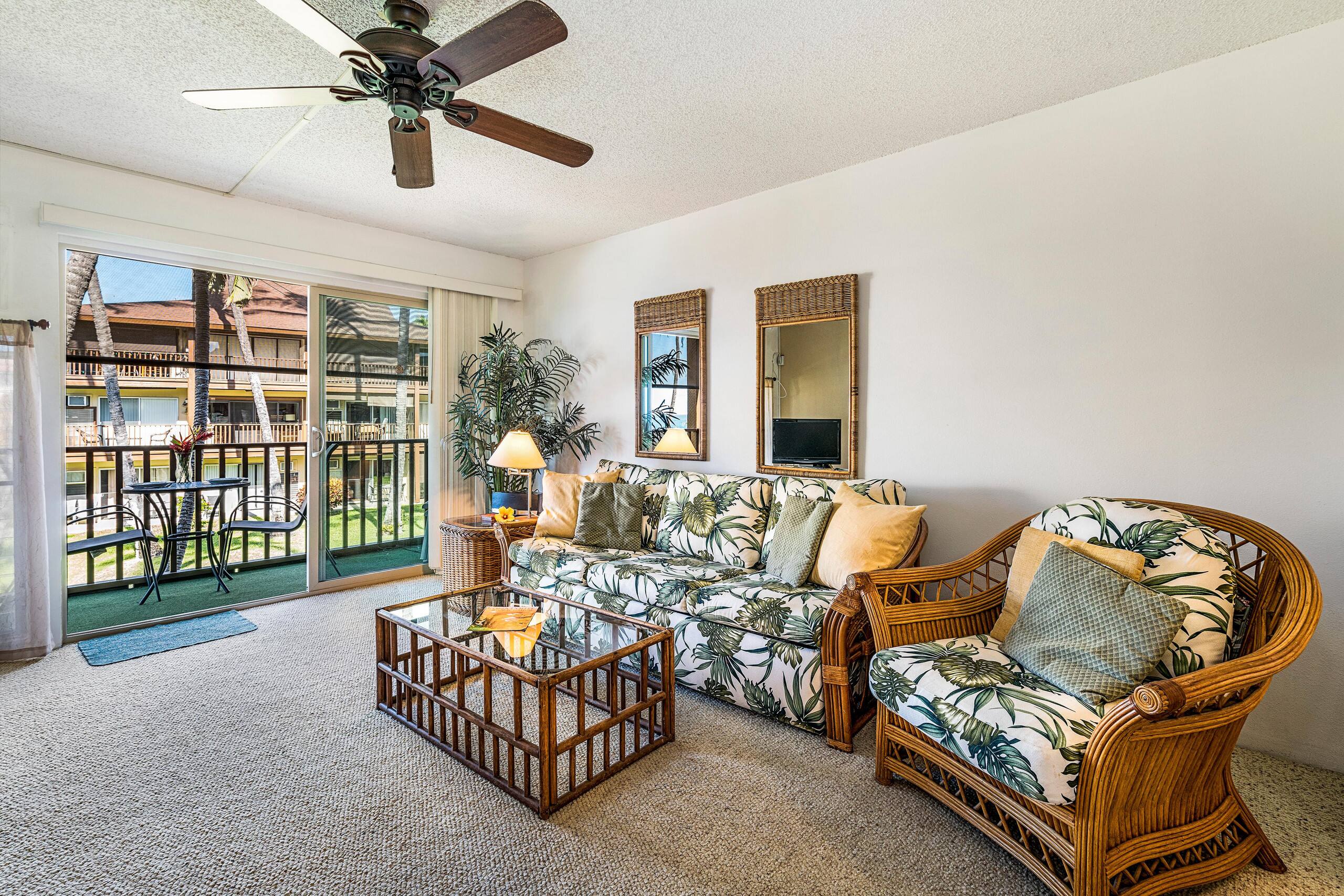 Condo in Kailua-Kona · ★4.5 · 1 bedroom · 2 beds · 1 private bath - Image 4