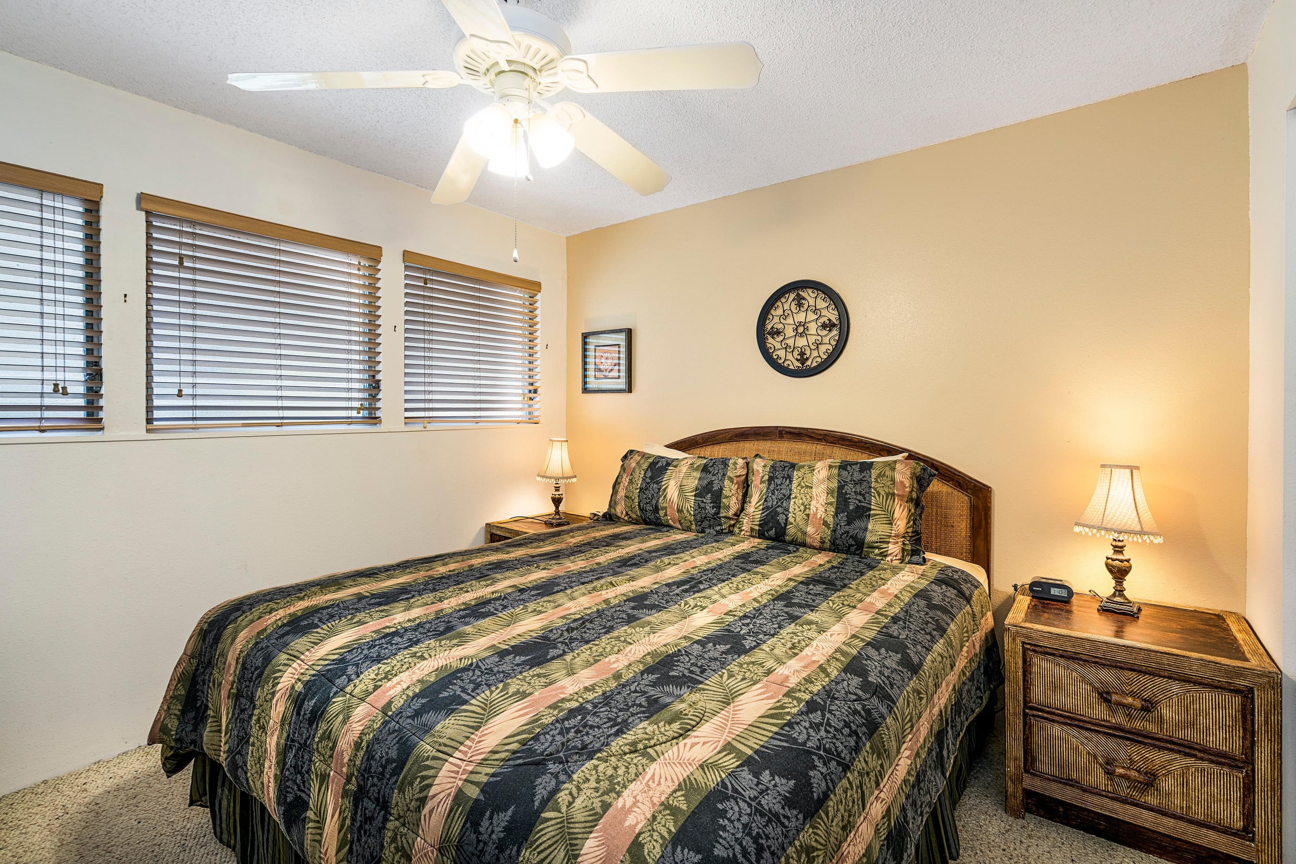 Condo in Kailua-Kona · ★4.5 · 1 bedroom · 2 beds · 1 private bath - Image 11