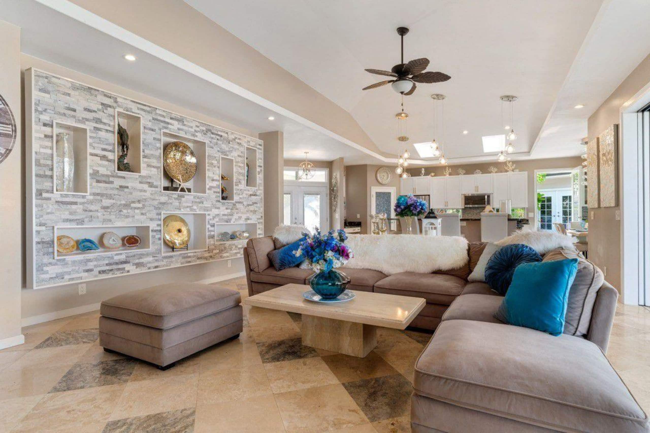 Home in Kailua-Kona · ★4.83 · 4 bedrooms · 4 beds · 4.5 baths - Image 4