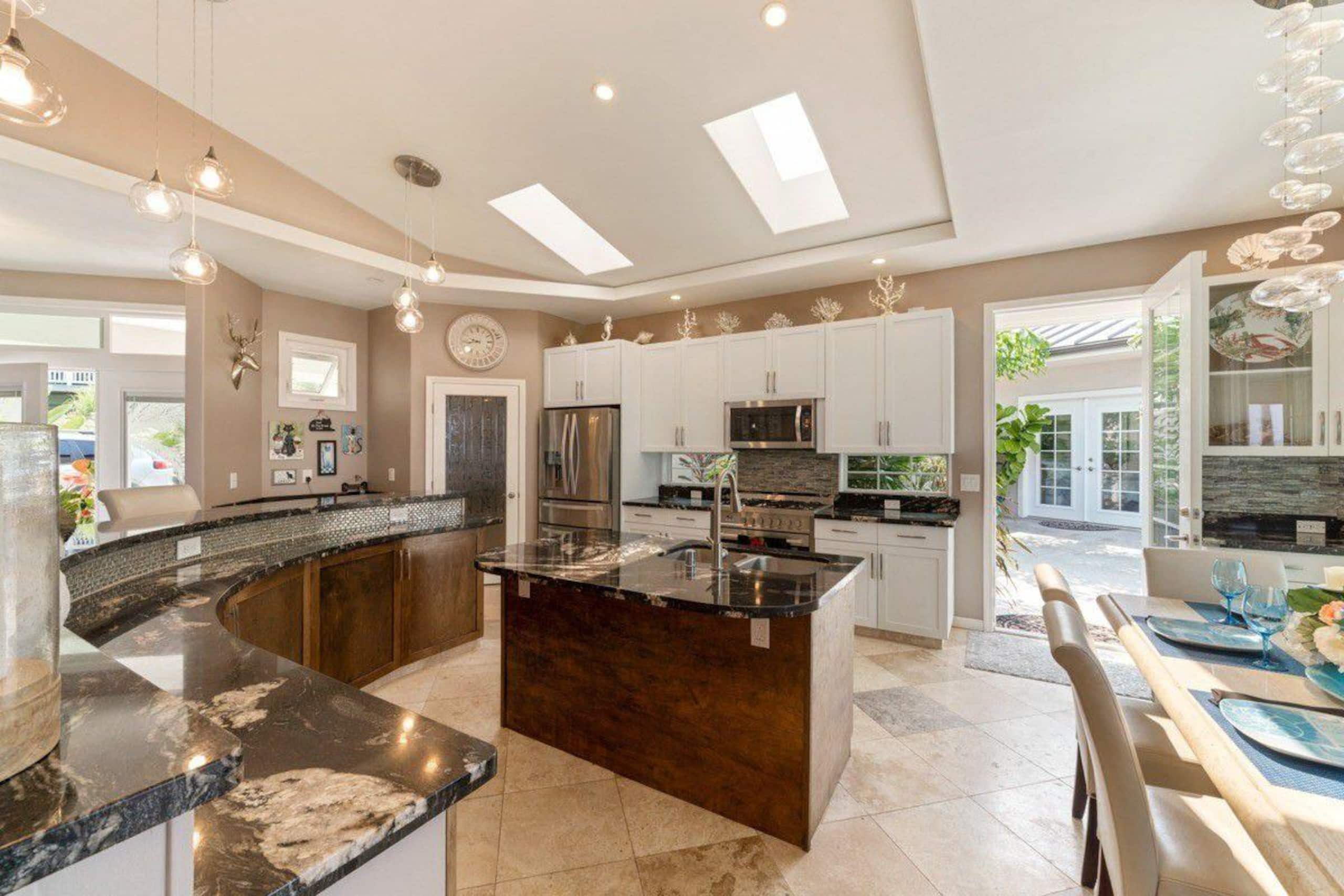 Home in Kailua-Kona · ★4.83 · 4 bedrooms · 4 beds · 4.5 baths - Image 6