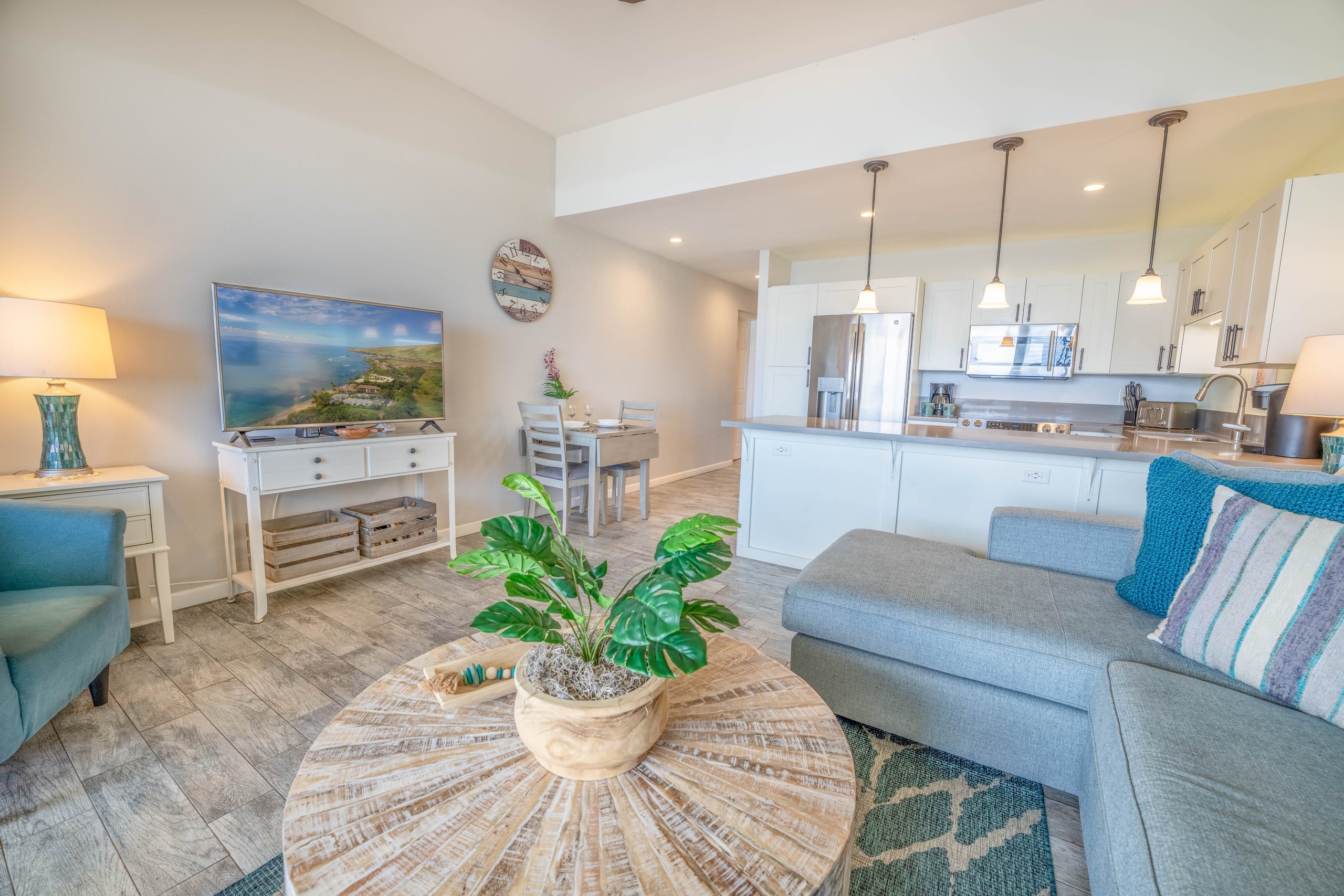 Condo in Wailuku · ★4.87 · 1 bedroom · 2 beds · 1 bath - Image 5