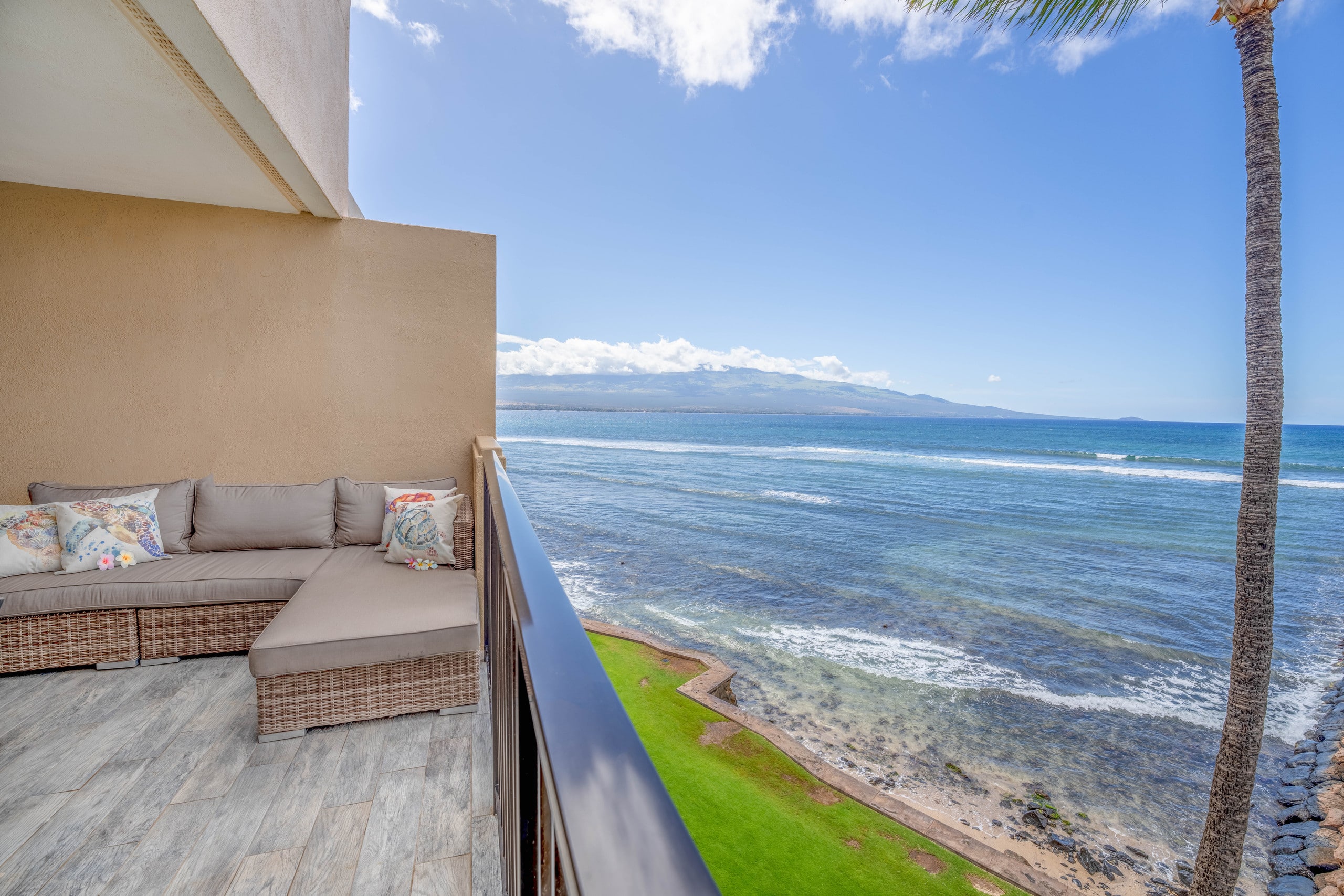 Condo in Wailuku · ★4.87 · 1 bedroom · 2 beds · 1 bath - Image 1