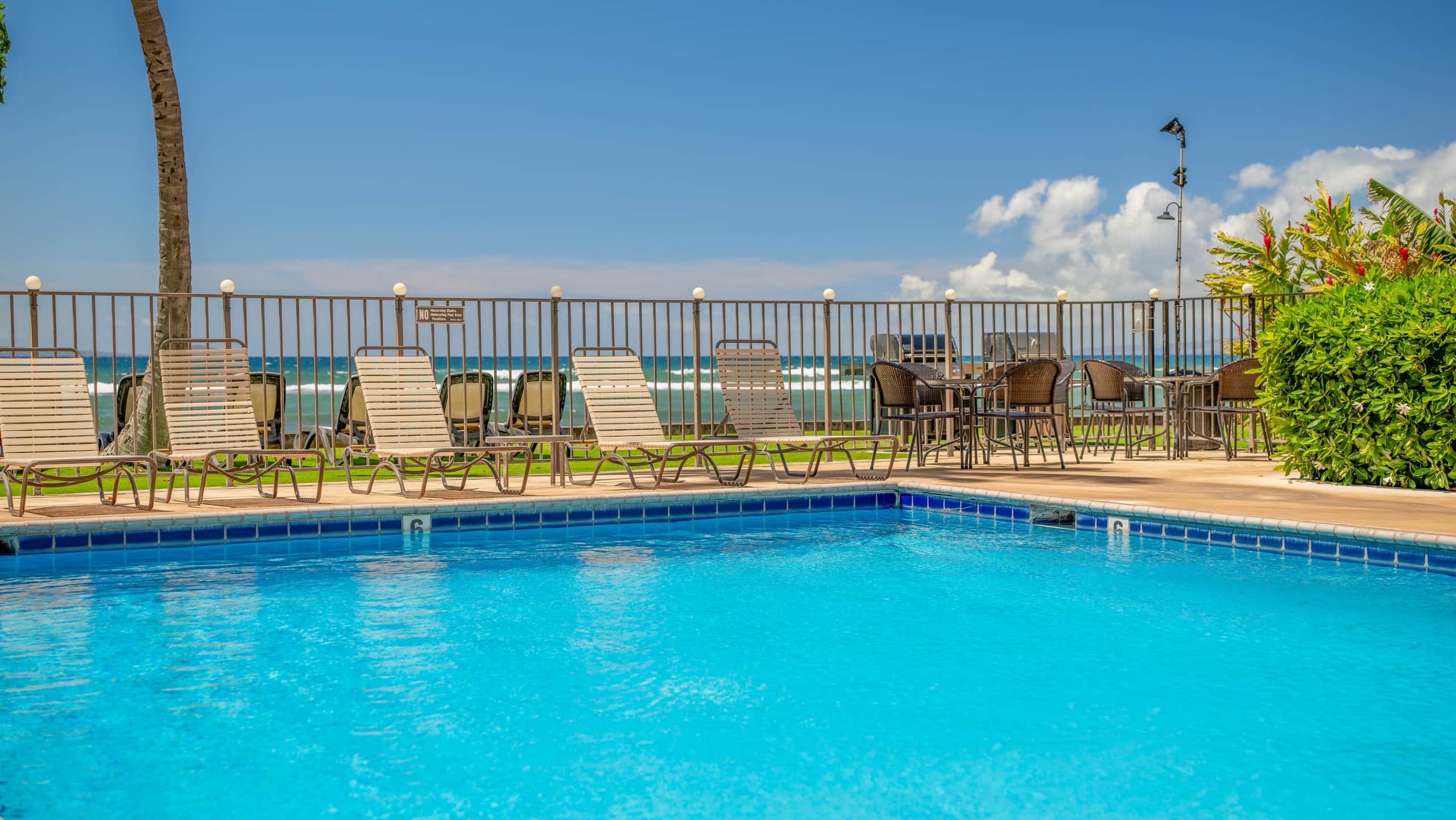 Condo in Wailuku · ★4.87 · 1 bedroom · 2 beds · 1 bath - Image 39