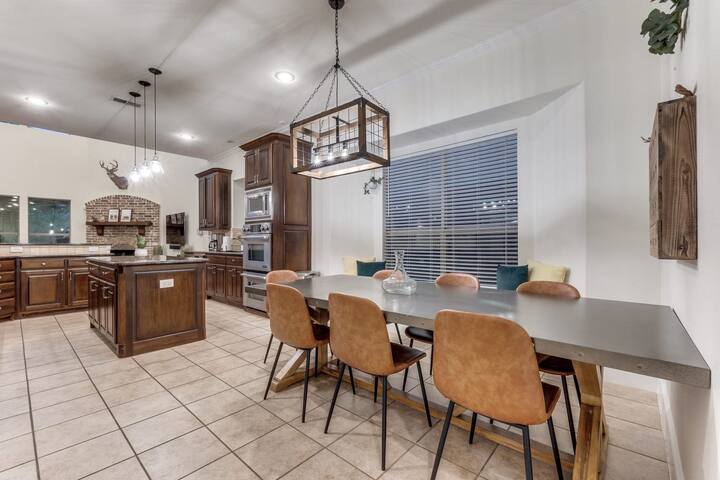 Chic Urban Oasis gallery image 5