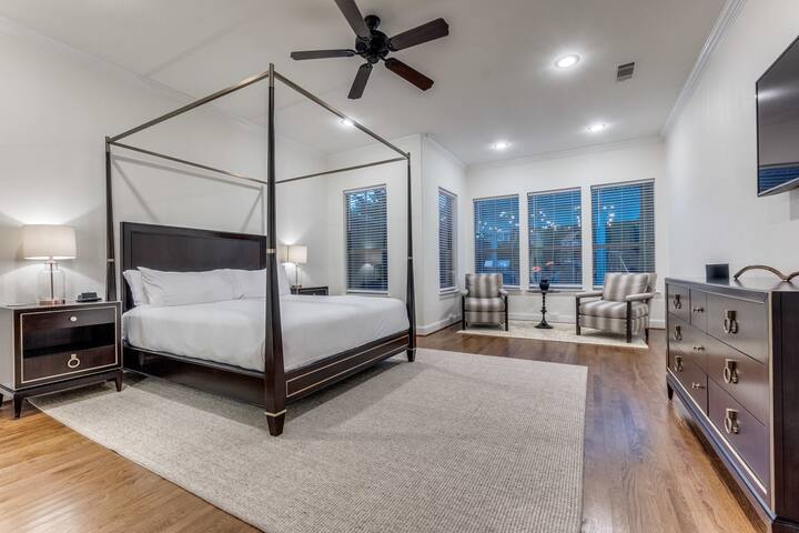 Chic Urban Oasis gallery image 4