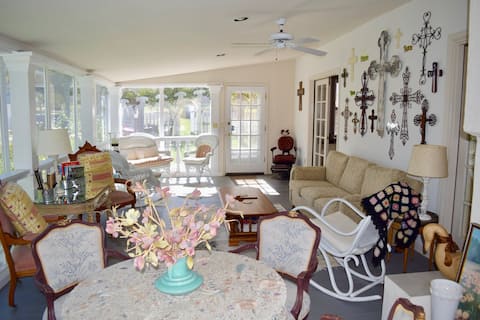 White House Inn Genoa - Whole Property