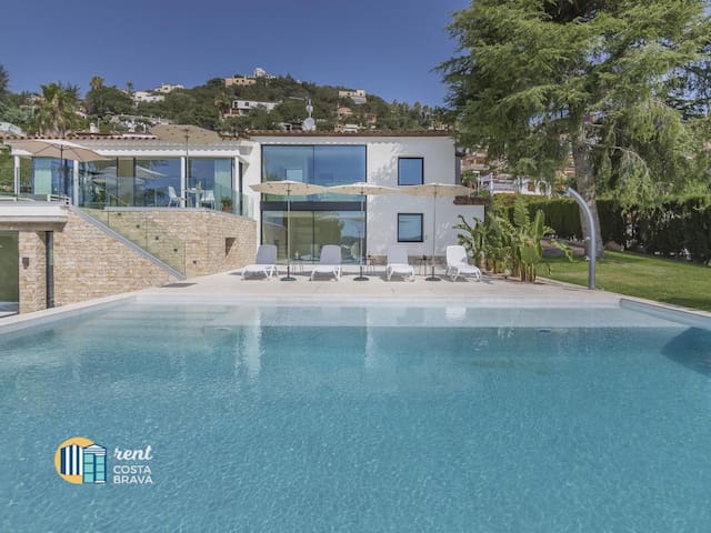 Villa la Dolça by Rent Costa Brava