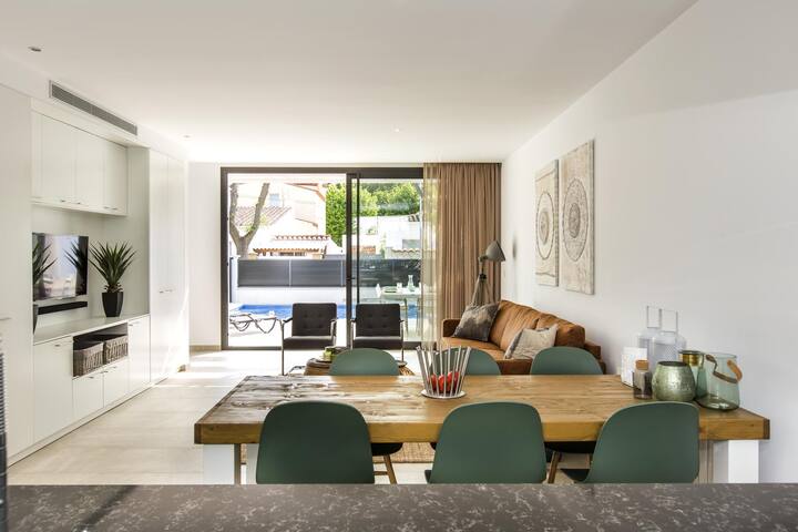 Modern house with 3 bedrooms and swimming pool gallery image 5