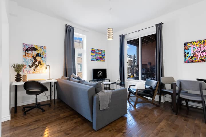 סלון: כולל ספה נפתחת אחת, קצף זיכרון וטלוויזיית HD חכמה עם נטפליקס, יוטיוב ופריים.