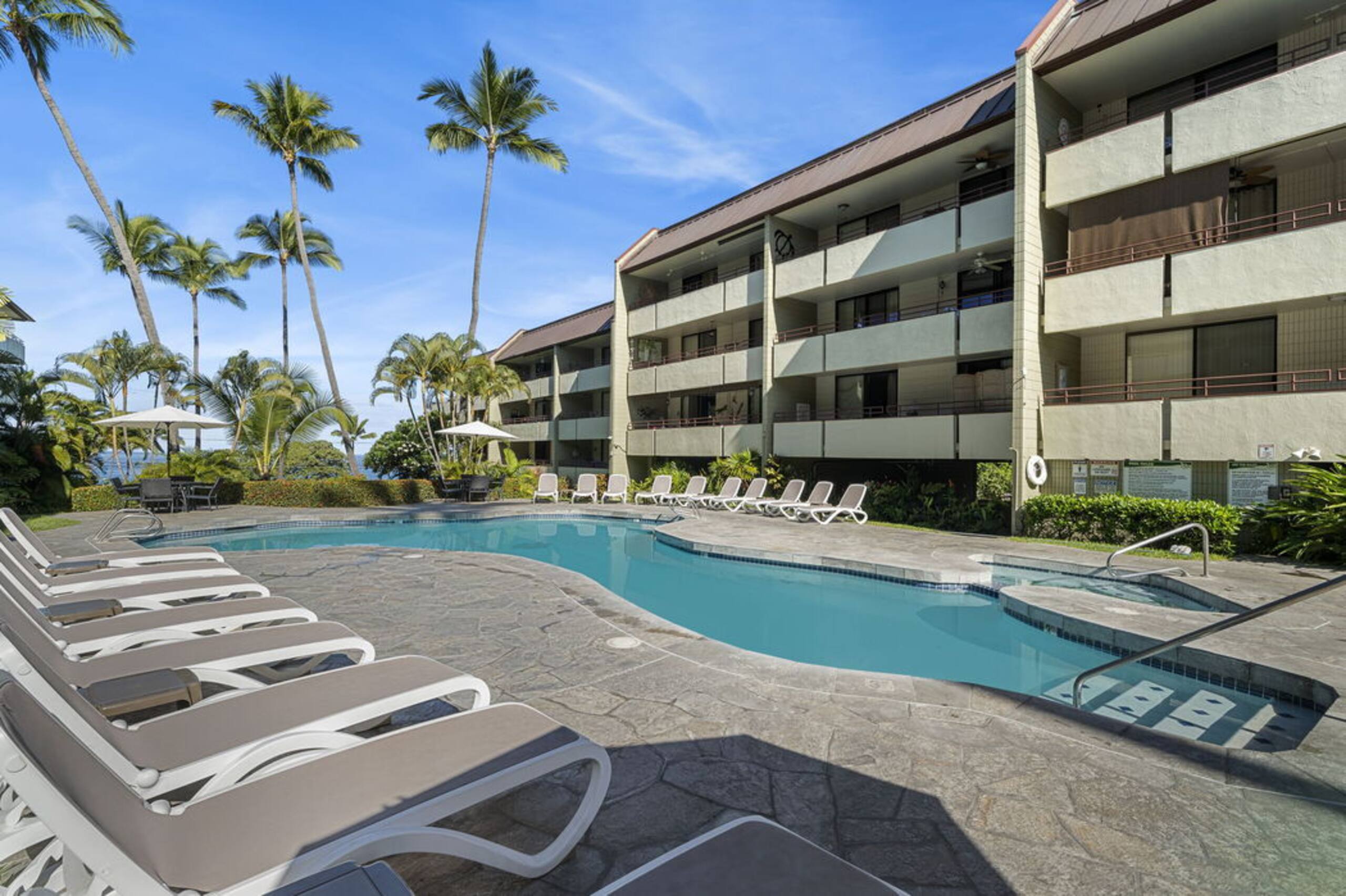 Condo in Kailua-Kona · ★4.86 · 2 bedrooms · 3 beds · 2 baths - Image 34