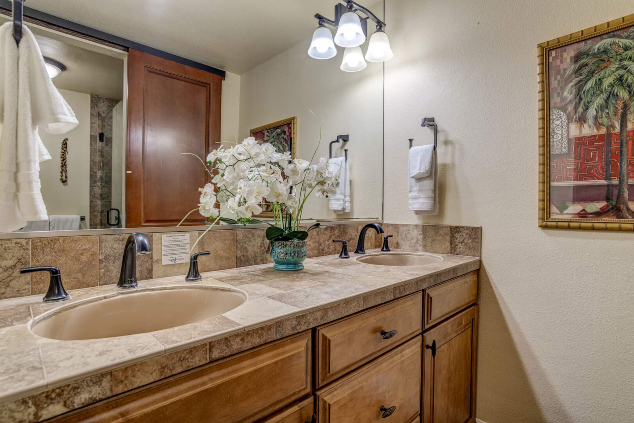 Condo in Lahaina · ★4.89 · 2 bedrooms · 3 beds · 2 private baths - Image 23