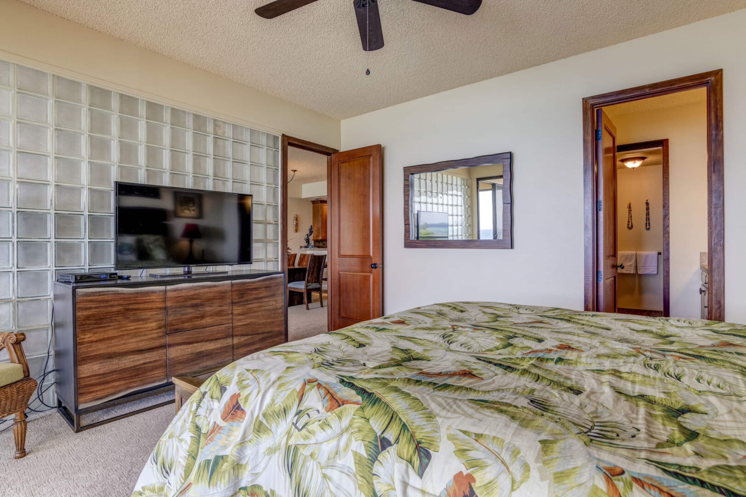 Condo in Lahaina · ★4.89 · 2 bedrooms · 3 beds · 2 private baths - Image 18