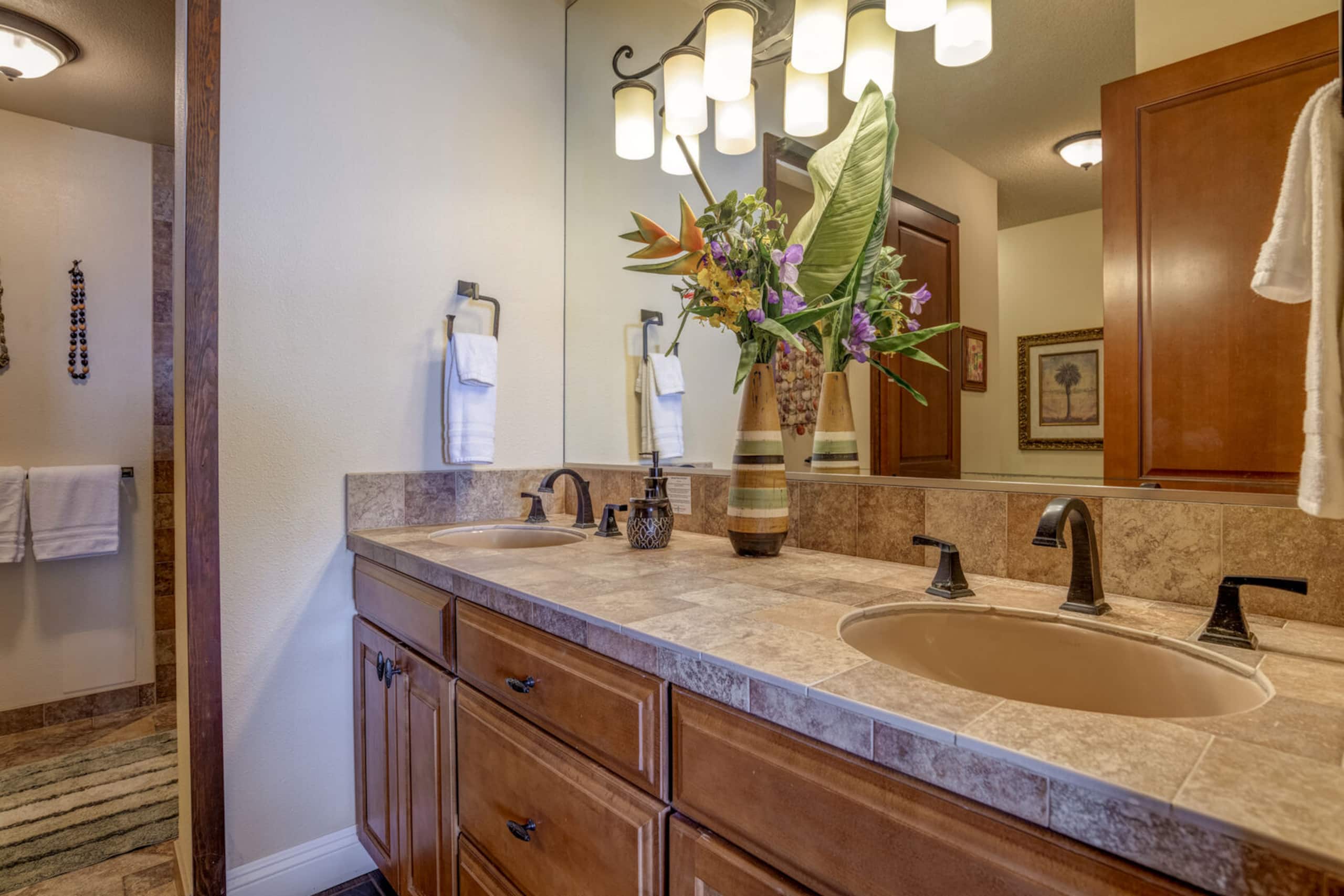 Condo in Lahaina · ★4.89 · 2 bedrooms · 3 beds · 2 private baths - Image 19